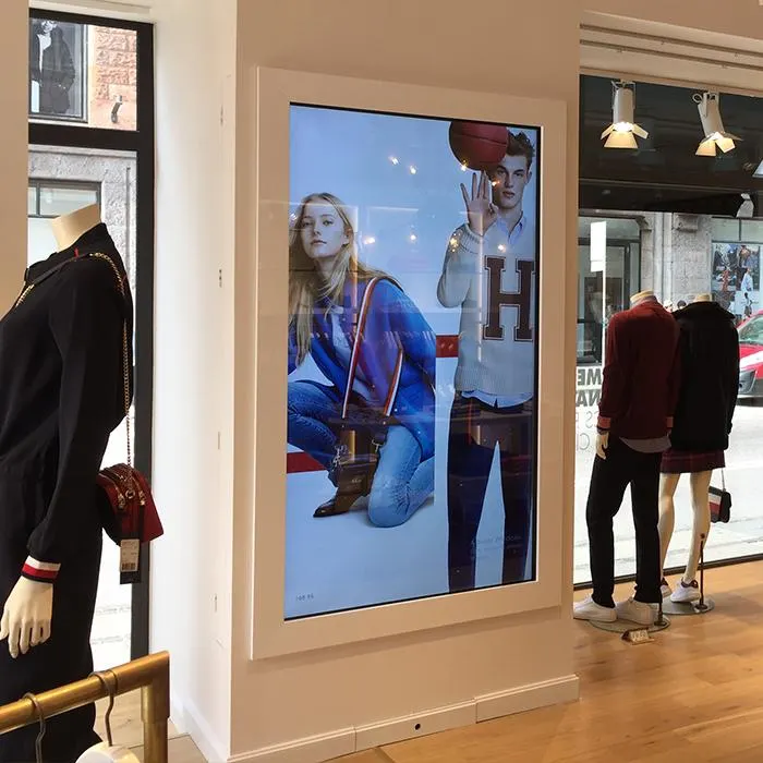 Tommy Hilfiger : Touchscreens in 16 countries