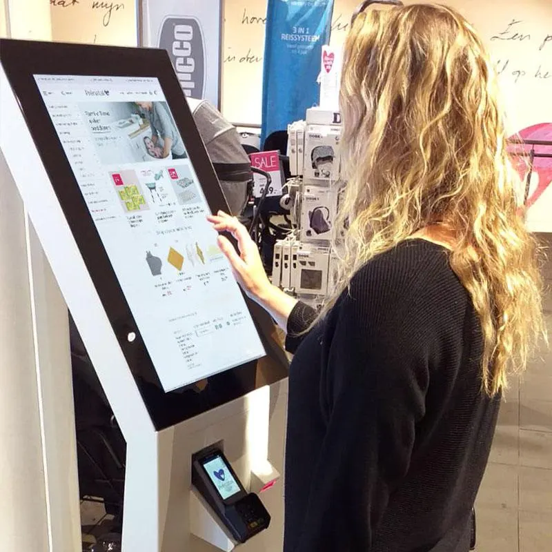 Omnichannel shop-in-shop ordering kiosk Prénatal