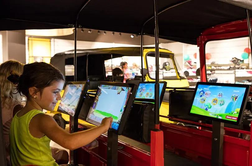 TukTuk with touchscreens for Vögele Shoes