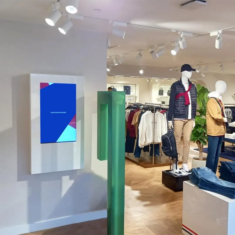 Tommy Hilfiger – Visual Merchandising and Store Design