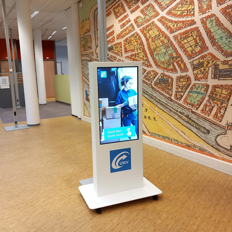 Referentie: 43 inch totem UWV Arnhem
