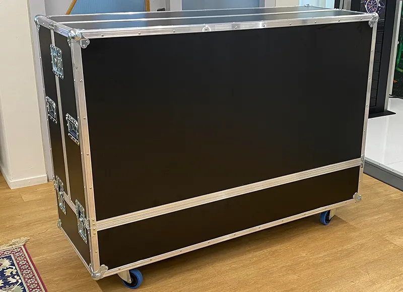 Flightcase Touch table safely stored in the convenient flight case