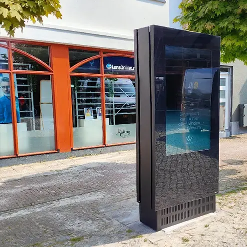 Large double-sided outdoor totem with Omnitapps for HMB Signal