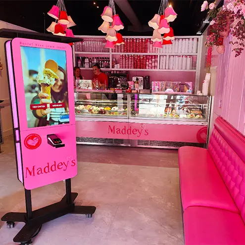 Double-sided order kiosk for Maddey's from De Nagelkerkjes in Roosendaal