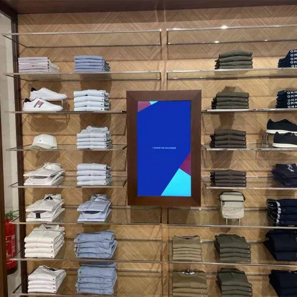 Tommy Hilfiger to Mall of the Netherlands with Prestop touchscreens