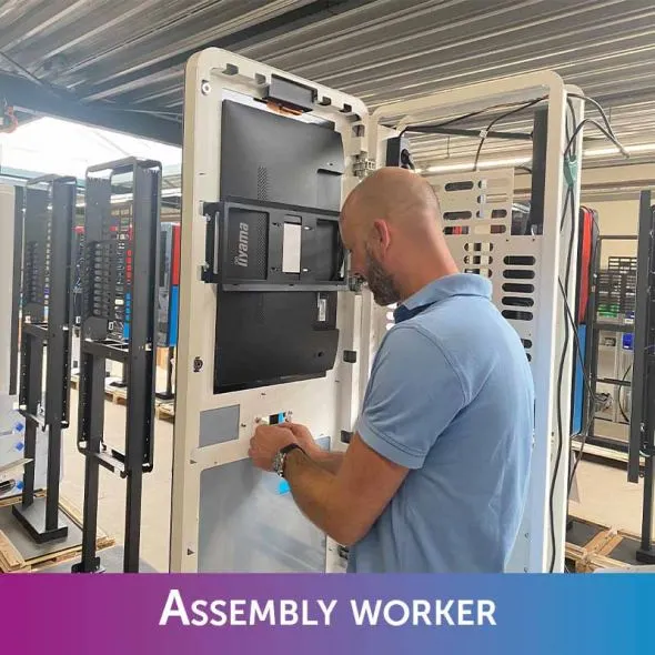 Put together the most beautiful interactive solutions as an assembly worker! 