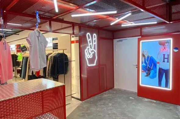 Citadium Caumartin complete makeover including Prestop selfie mirror for Tommy Jeans