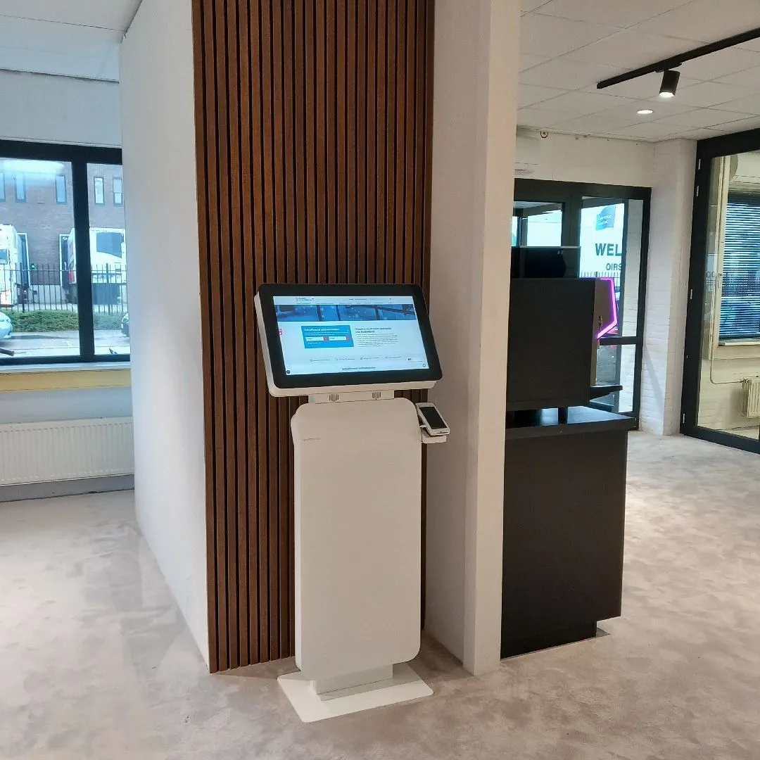Kiosk Evolution 24" L PAY 