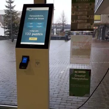 Kiosk Eminent 24" P PAY 