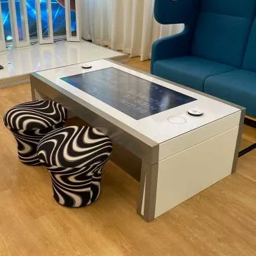 Lobby Touch Table Eminent 32" 