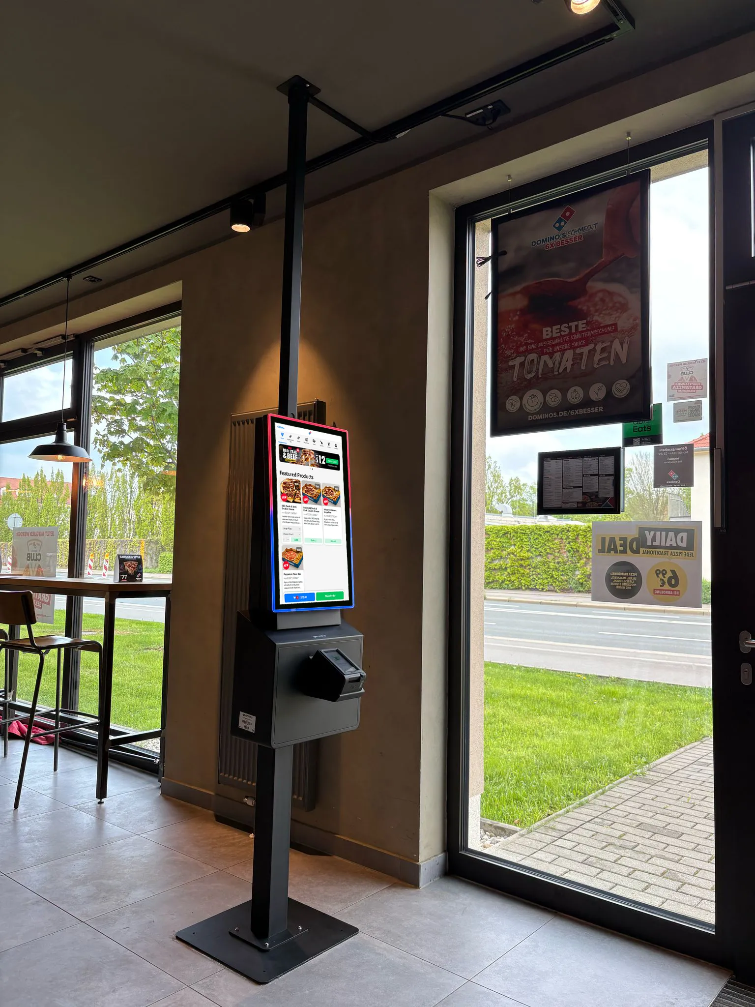 Kiosk Evolution 27" P SINGLE LED PAY 